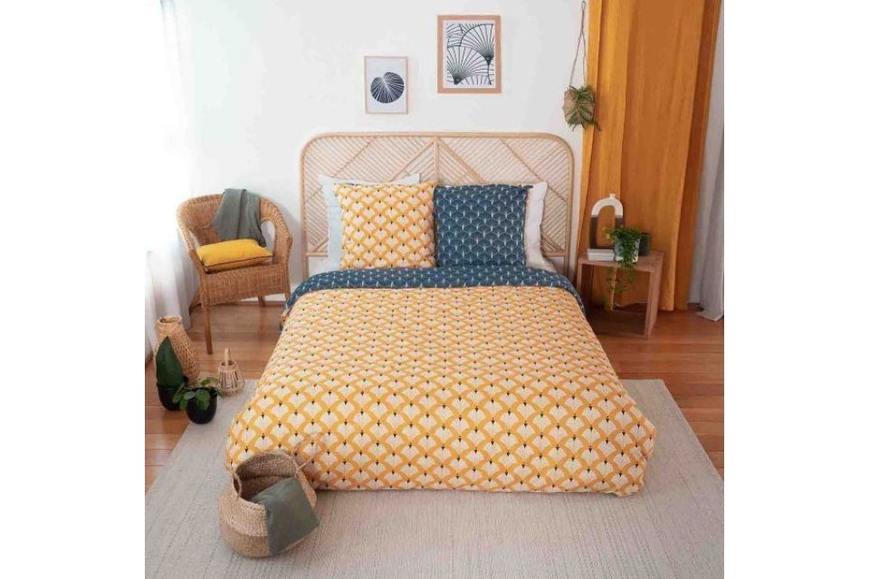 Housse de couette 220x240 cm + 2 taies d'oreiller 63x63 cm 100% Polyester 72 gsm Pania